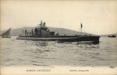VINTAGE POSTCARD Boat Sinkable Papin Submarine