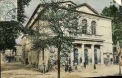 VINTAGE POSTCARD Draguignan Theater the large theater