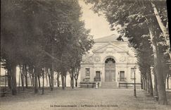 VINTAGE POSTCARD Ferte under Jouarre the Theater and Paris of Conde