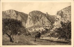 VINTAGE POSTCARD Village De Moustiers Sainte Marie