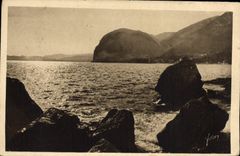 La POSTAL Francia suave de la VENDIMIA dimensiona el pequeño valle azul de Eze