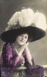 CPA Mode Femme Coiffe Coiffure Chapeau
