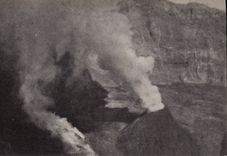 VINTAGE POSTCARD Volcano It piccola Cana nel large crater 1921
