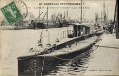 VINTAGE POSTCARD Warship Lorient the submarine Thermidor has quay in the basin