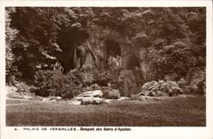 VINTAGE POSTCARD Palate Of Versailles Thicket of the Baths of Apollo