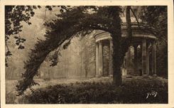 VINTAGE POSTCARD Palate Of Versailles the temple of the love