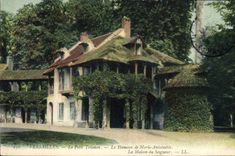 CPA Palais De Versailles Le petit Trianon Le hameau de Marie Antoinette La maison du seigneur 