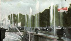 VINTAGE POSTCARD Palate Of Versailles Large Neptune water