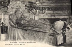 CPA Tarascon Tombeau de Sainte Marthe