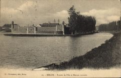 La prisión Melun de la POSTAL de la VENDIMIA señala la isla y la casa central
