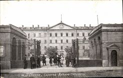 La POSTAL Militaria St. Etienne de la VENDIMIA acuartela a infantería de Rullier