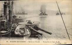 VINTAGE POSTCARD Boat War Service in squadron Navigation in line of file a turn