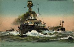 CPA Bateau Guerre Cuirasses en marche 