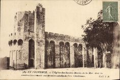 CPA Les Saintes Maries De La Mer L'eglise 