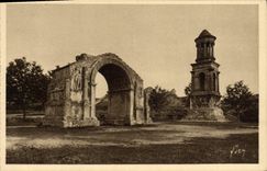 CPA Saint Remy De Provence Les Antiques