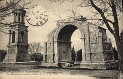 CPA Saint Remy De Provence Les monuments romains