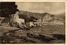 VINTAGE POSTCARD Beaulieu on Sea a picturesque corner