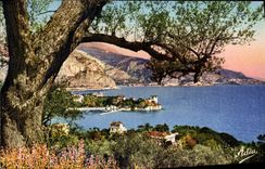 VINTAGE POSTCARD Beaulieu on sea the point fourmy