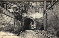 VINTAGE POSTCARD Montdidier Law courts and House