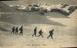 CPA Sports d'hiver Ski Dans les alpes Skieurs