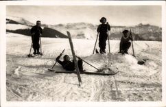 VINTAGE POSTCARD Winter sports Ski Young people skiers Children