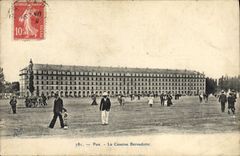 POSTAL Militaria Pau de la VENDIMIA los cuarteles de Bernadotte