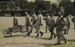 Placeres de Militaria de la POSTAL de la VENDIMIA de la salida de los cuarteles de la servidumbre