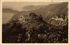 POSTAL Eze de la VENDIMIA la aldea con el sol de levantamiento