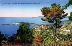CPA Eze La Route de la Moyenne Corniche et le Cap Ferrat