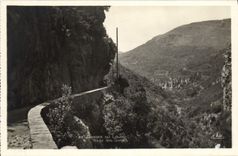 VINTAGE POSTCARD Falls Of the Wolf Road of the throats