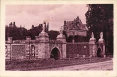 VINTAGE POSTCARD Palate of Fontainebleau House of Sully