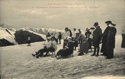 VINTAGE POSTCARD Winter sports Ski Luchon Plate of Superbagneres Departure of toboggans