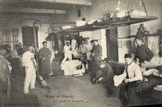 La POSTAL Militaria de la VENDIMIA acuartela el despertador de domingo