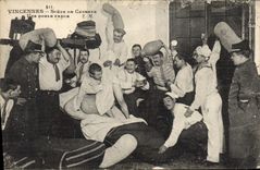 CPA Militaria Caserne Vincennes Scene de caserne Une bonne farce 