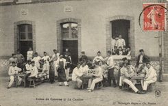 La POSTAL Militaria de la VENDIMIA acuartela la cantina