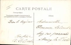 CPA Militaria Caserne Rentree de manoeuvres