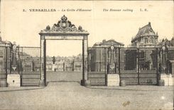 CPA Versailles La Grille d'Honneur 