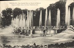 VINTAGE POSTCARD Versailles Large Water With the Basin of Neptune