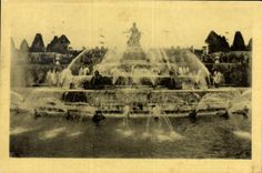VINTAGE POSTCARD Versailles Park of the Castle Of the Basin De Latone Large Water