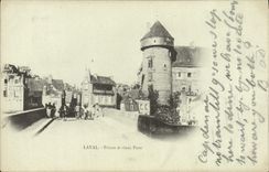 Prisión de Laval de la prisión de la POSTAL de la VENDIMIA y puente viejo