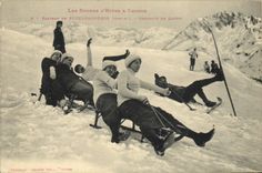 VINTAGE POSTCARD Winter sports Ski Luchon Plate of Suberbagneres Descent out of toboggan
