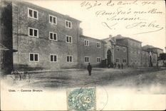 CPA Militaria Caserne Uzes Caserne Brueys