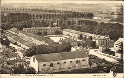 La POSTAL Militaria de la VENDIMIA acuartela los cuarteles de Verdún de Anthouard