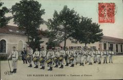 CPA Militaria Caserne Tambours et clairons