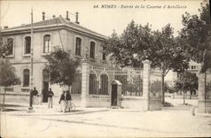 CPA Militaria Caserne Nimes Entree de la caserne d'artillerie 