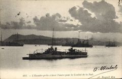 CPA Bateau de guerre L'escadre prete a lever l'ancre pour le combat de nuit 