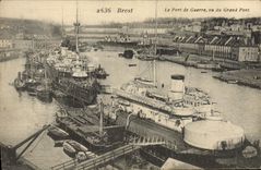 VINTAGE POSTCARD Warship Brest the wearing of war seen of the large bridge