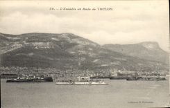 CPA Bateau de guerre L'escadre en rade de toulon 