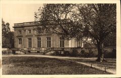 CPA Splendeurs Et Charmes De Versailles Facade du Petit Trianon sur les jardins