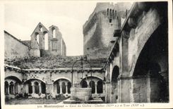 CPA Montmajour Cour du cloitre Clocher et tour